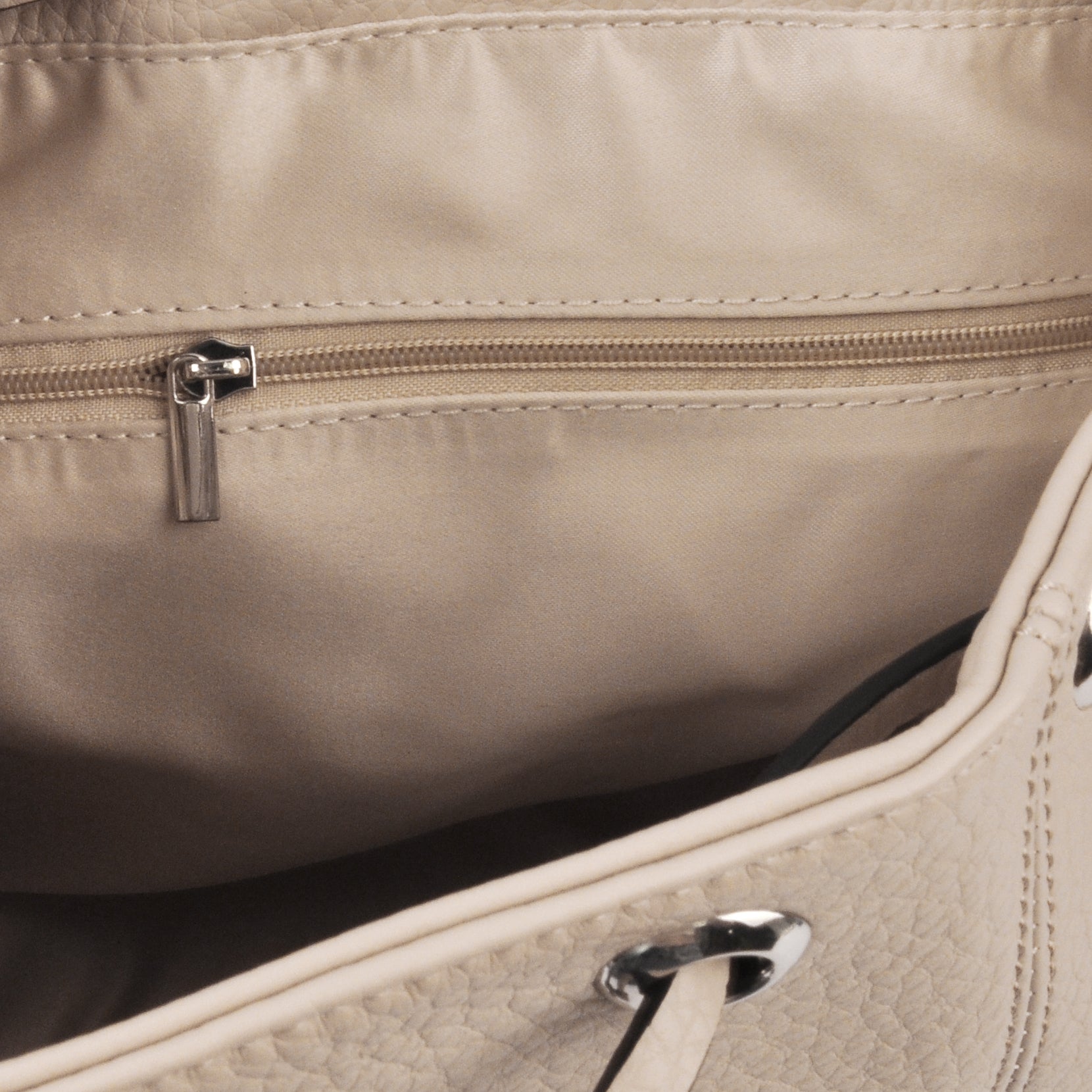 FAVI HandBag (E25) — Recycled Leather