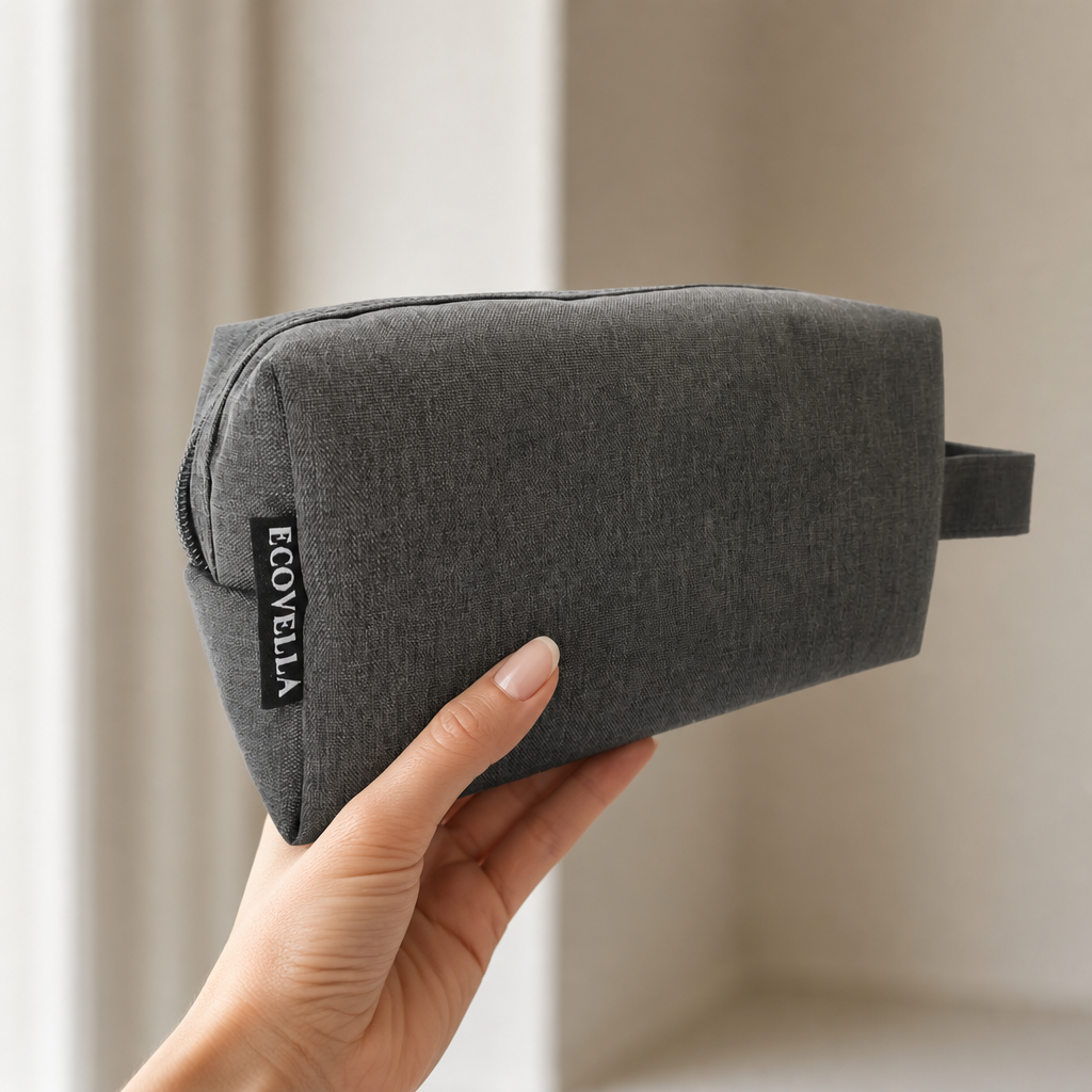 AARON Cosmetic Bag (E18) — RPET — model shot